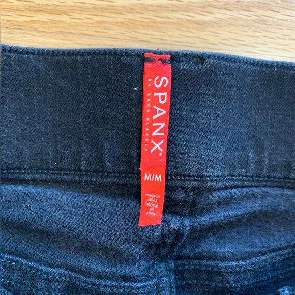 Women’s Spanx Black Ankle Skinny Jeans Business Casual Slimming Size Medium 8 - Picture 5 of 13